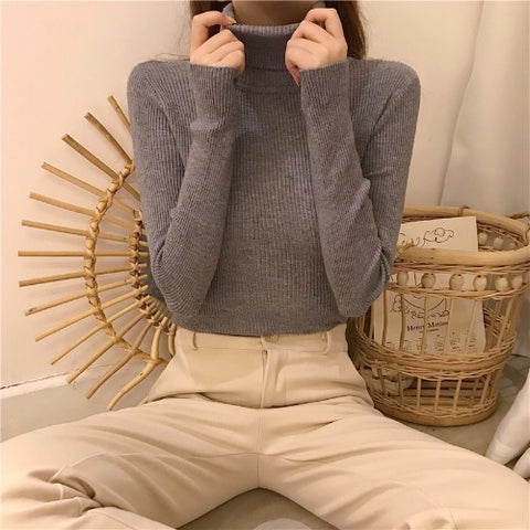 Slim-fit solid-color pullover top m302025