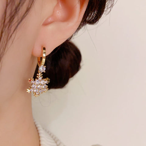 Exquisite Zircon Snowflake Ear Buckle m1915010451